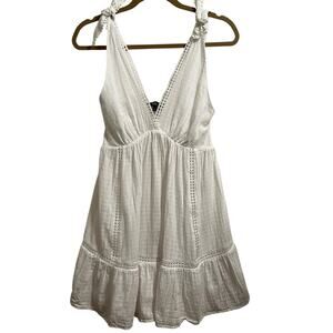 Lulu's Junior White V-neck dress with delicate details Size S